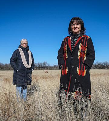 Pauline Sharp, right, and Florence Schloneger (photo copyright Travis Heying, The Wichita Eagle; used with permission)