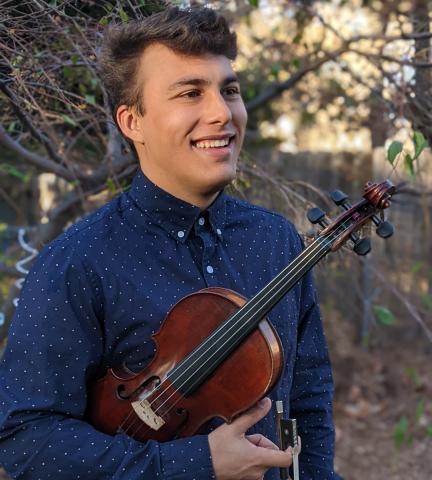 Josue Coy Dic with violin