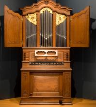 The Teschemacher cabinet organ at Kauffman Museum